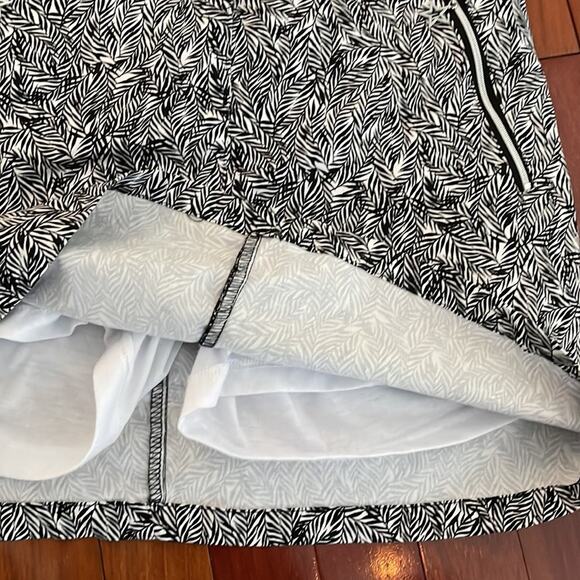 Swing Out Sister Black White Leaves Golf Skirt Size 8 Athletic Skort Preppy - Picture 4 of 8